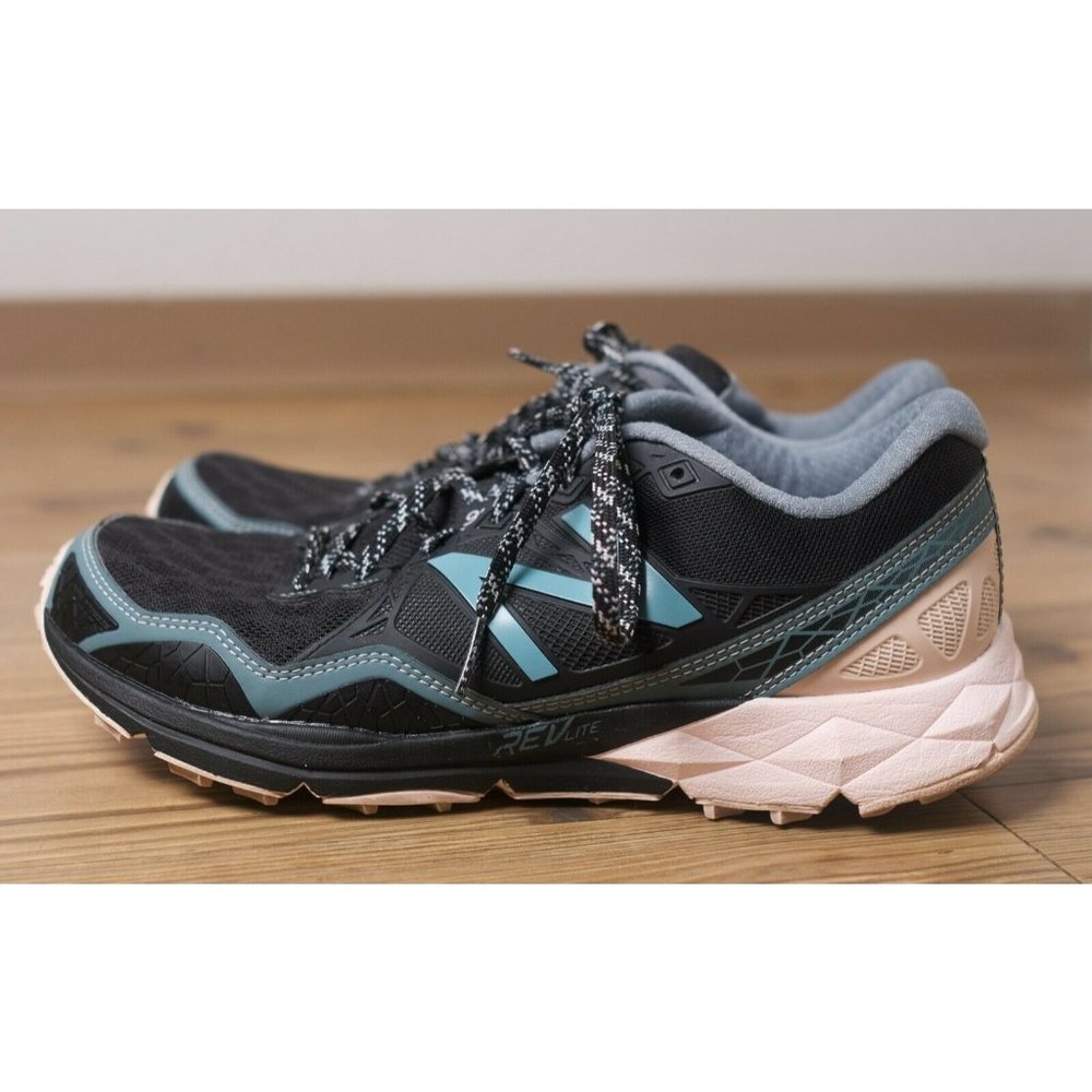 New Balance 910V3 Trail Running Shoes Womens Size 9.5